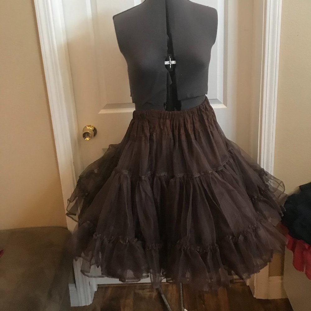 Vintage chocolate brown petticoat petite tulle and crinoline skirt. sz M/L (C1)